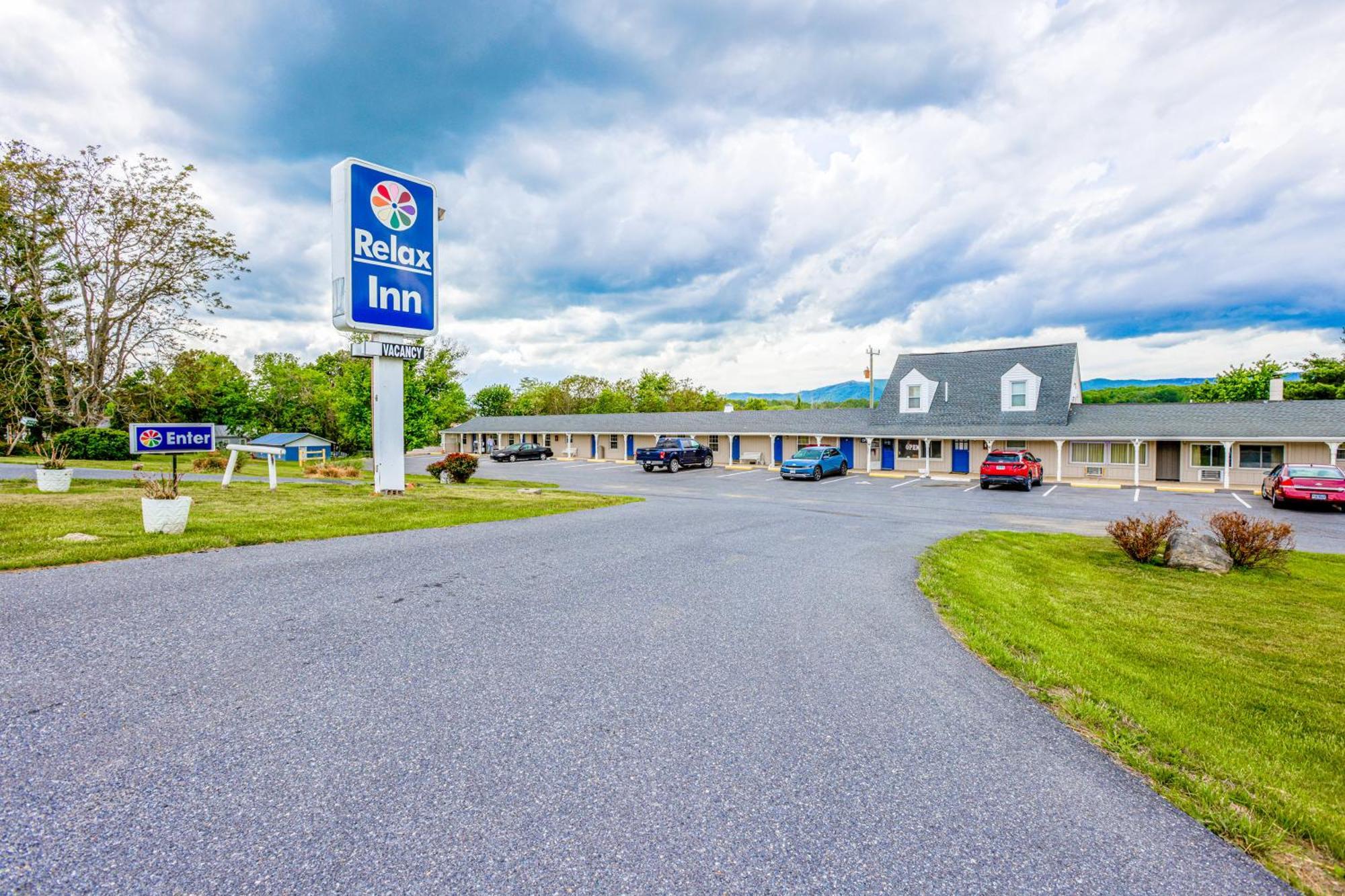 Relax Inn By Oyo Natural Bridge I-81 Exteriör bild
